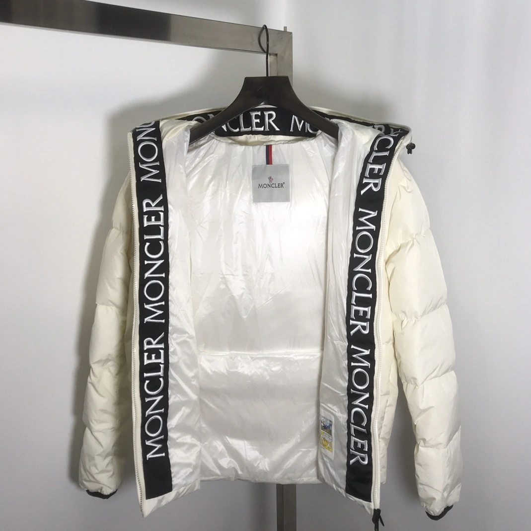 Modern 5236 Moncler Down Feather Coat Long Sleeved For Men