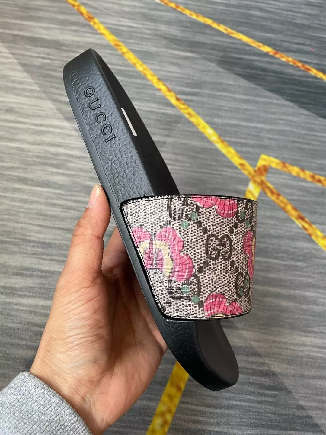 Modern 5266 Gucci Slippers For Men