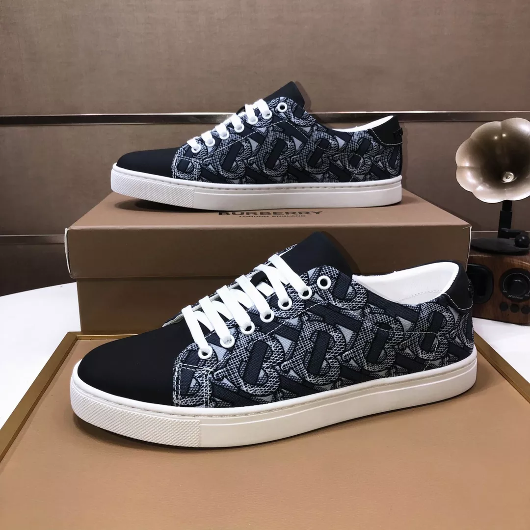 Modern 530 Burberry Casual Shoes For Men