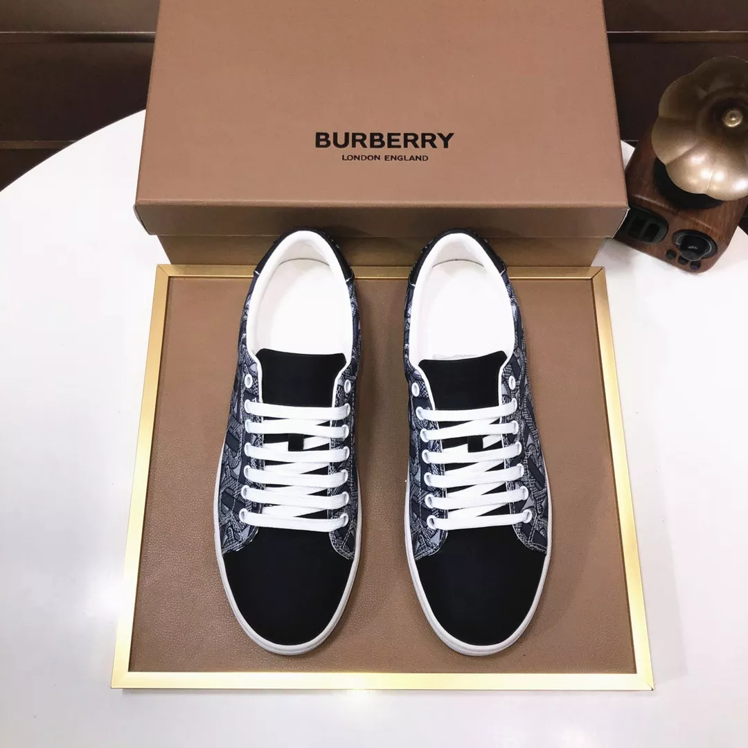 Modern 530 Burberry Casual Shoes For Men