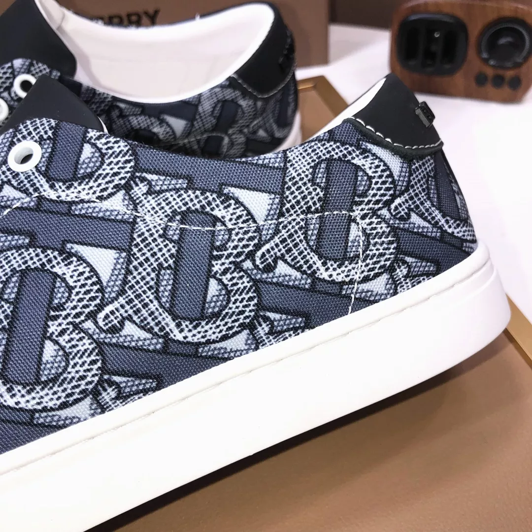 Modern 530 Burberry Casual Shoes For Men