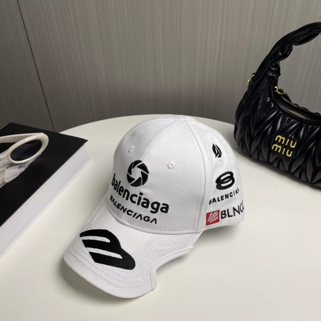 Modern 5618 Balenciaga Caps