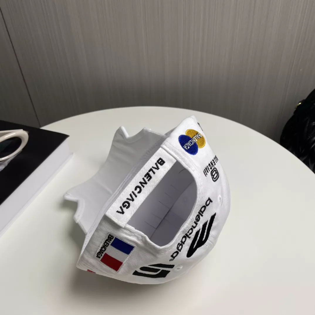 Modern 5618 Balenciaga Caps