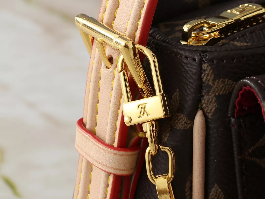 Modern 6008 Louis Vuitton AAA Quality Shoulder Bags For Women