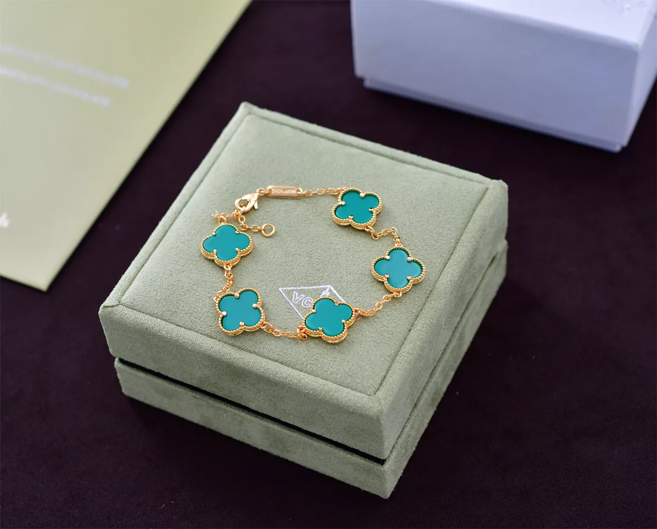 Modern 6035 Van Cleef & Arpels Bracelets For Women