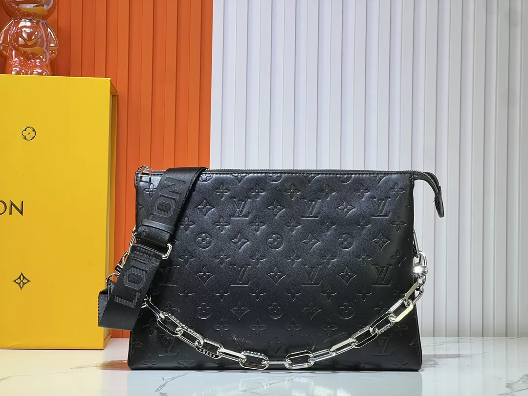 Modern 6528 Louis Vuitton AAA Quality Messenger Bags For Women