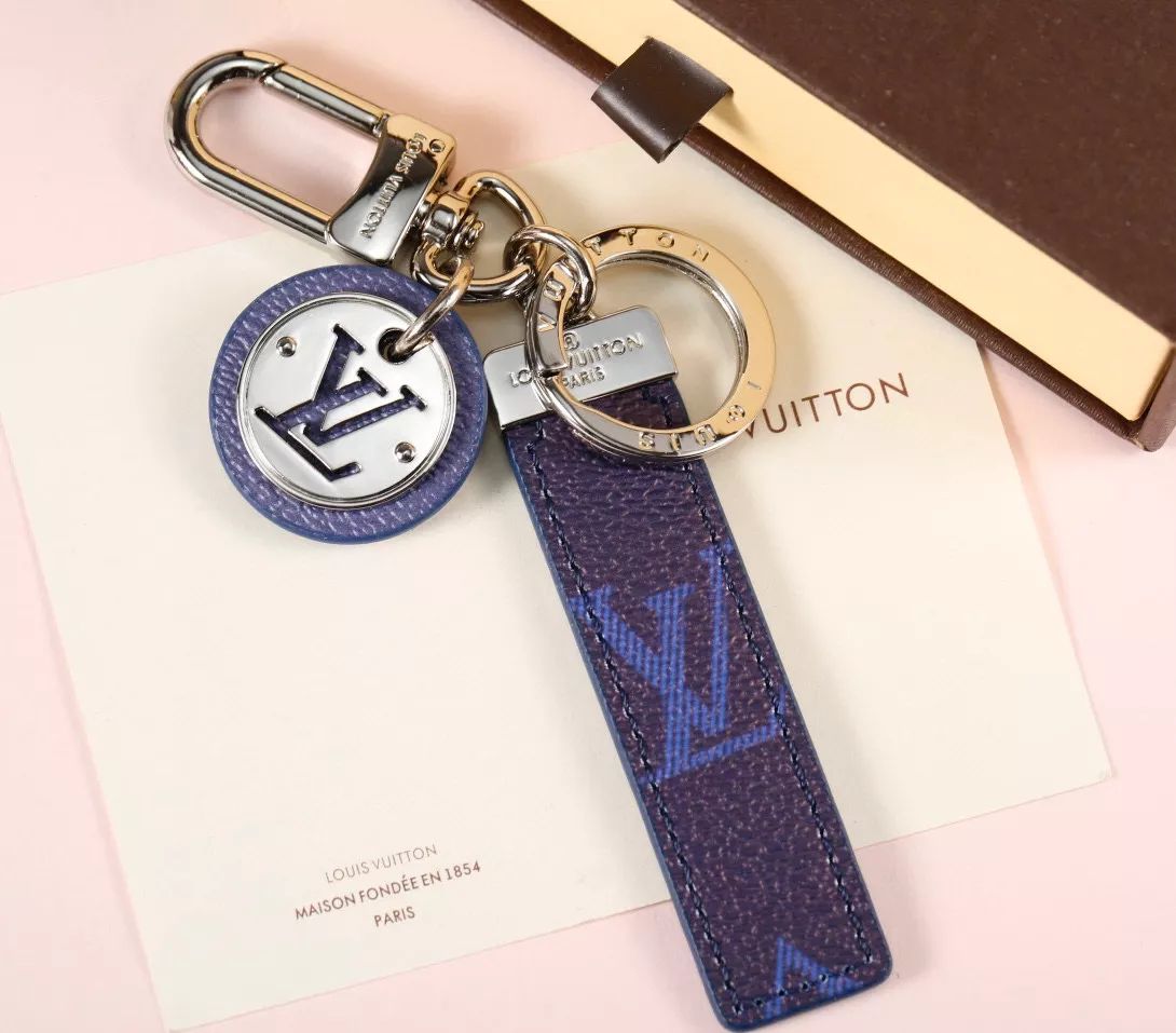 Modern 6683 Louis Vuitton LV Key Holder And Bag Buckle