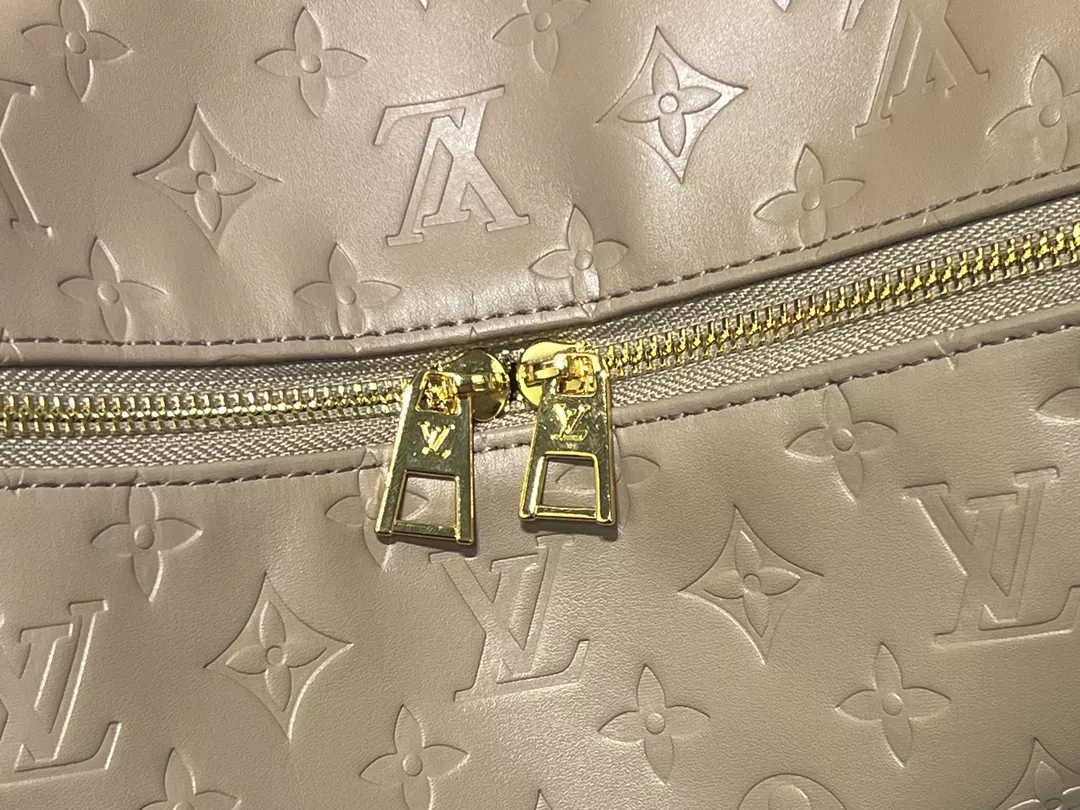 Modern 6775 Louis Vuitton AAA Quality Messenger Bags For Women