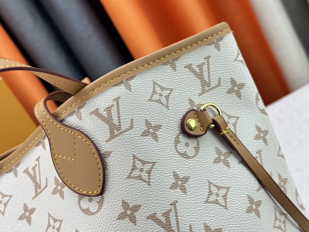 Modern 6847 Louis Vuitton AAA Quality Shoulder Bags For Women