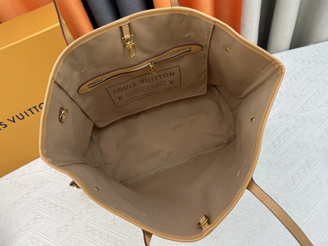 Modern 6847 Louis Vuitton AAA Quality Shoulder Bags For Women