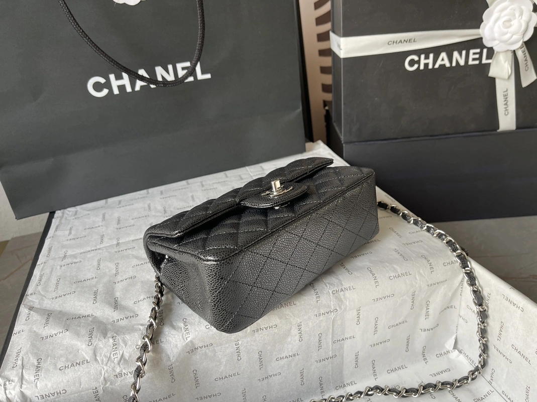 Modern 7009 Chanel AAA Quality Messenger Bags For Women