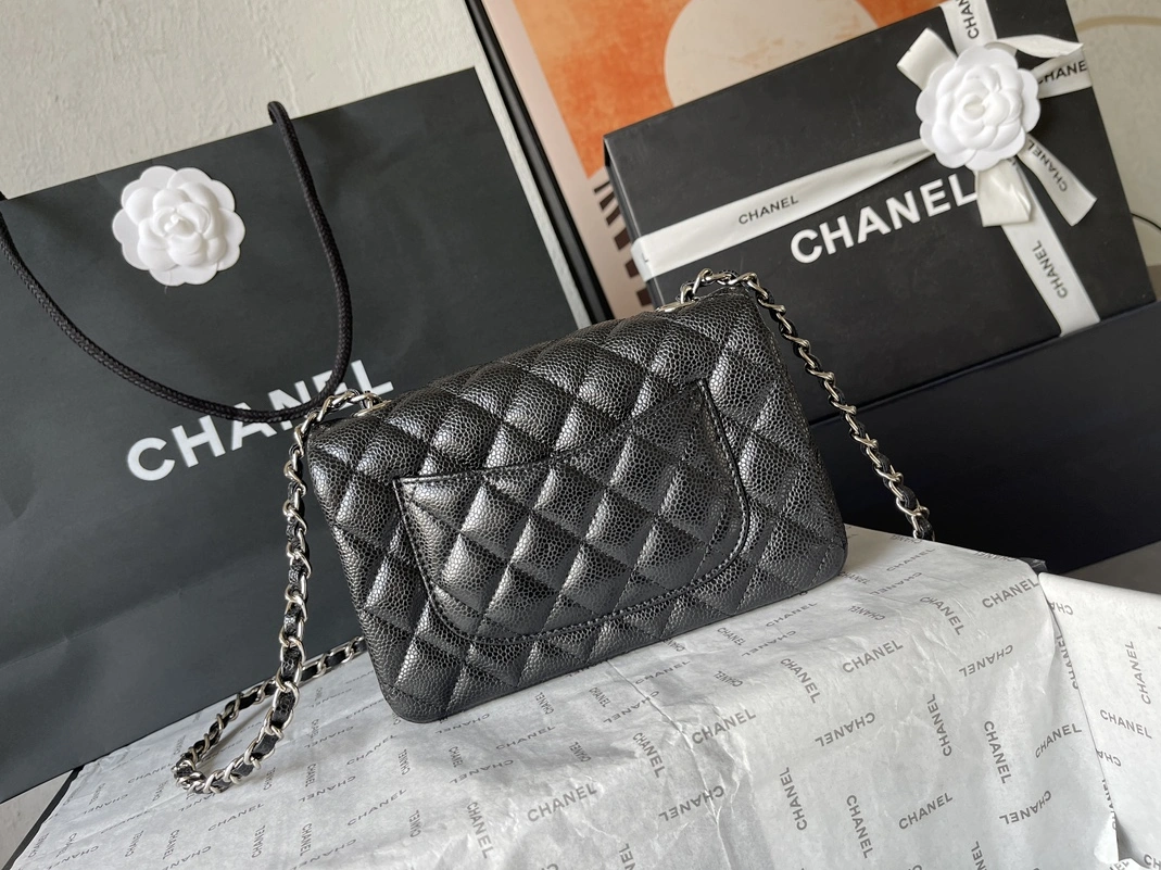 Modern 7009 Chanel AAA Quality Messenger Bags For Women