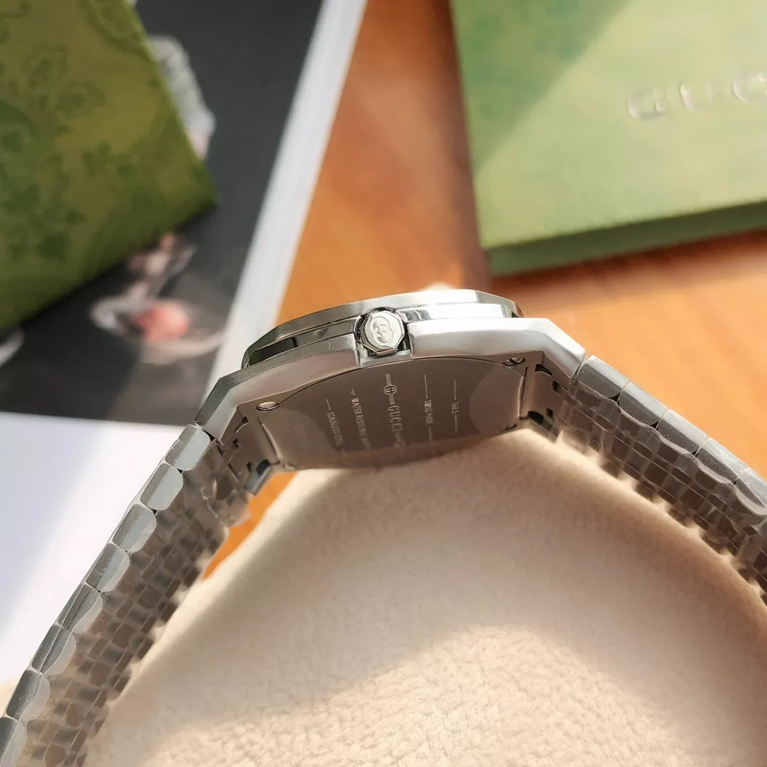 Modern 7044 Gucci AAA Quality Watches