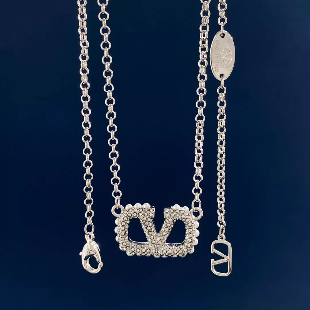 Modern 7102 Valentino Necklaces