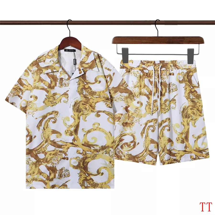 Modern 7194 Versace Tracksuits Short Sleeved For Men