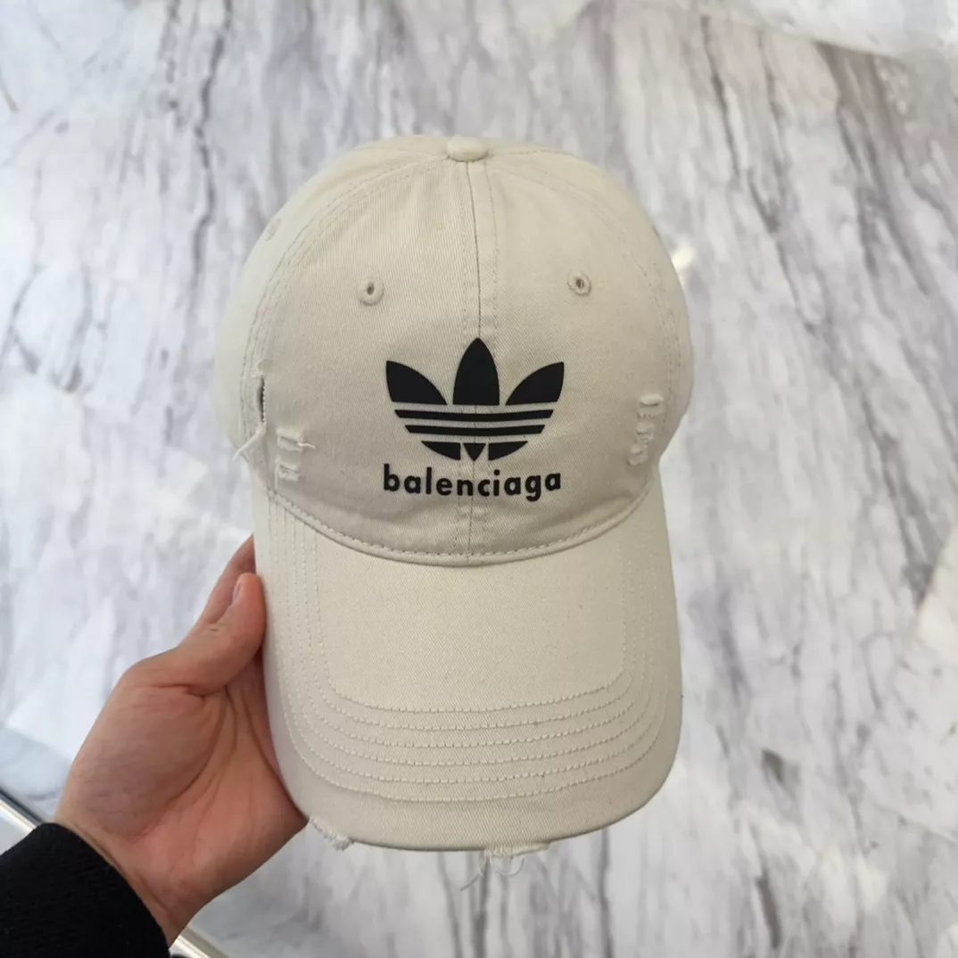 Modern 7217 Balenciaga Caps