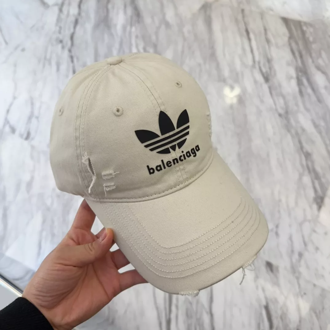 Modern 7217 Balenciaga Caps