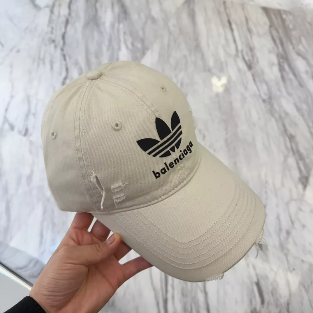 Modern 7217 Balenciaga Caps