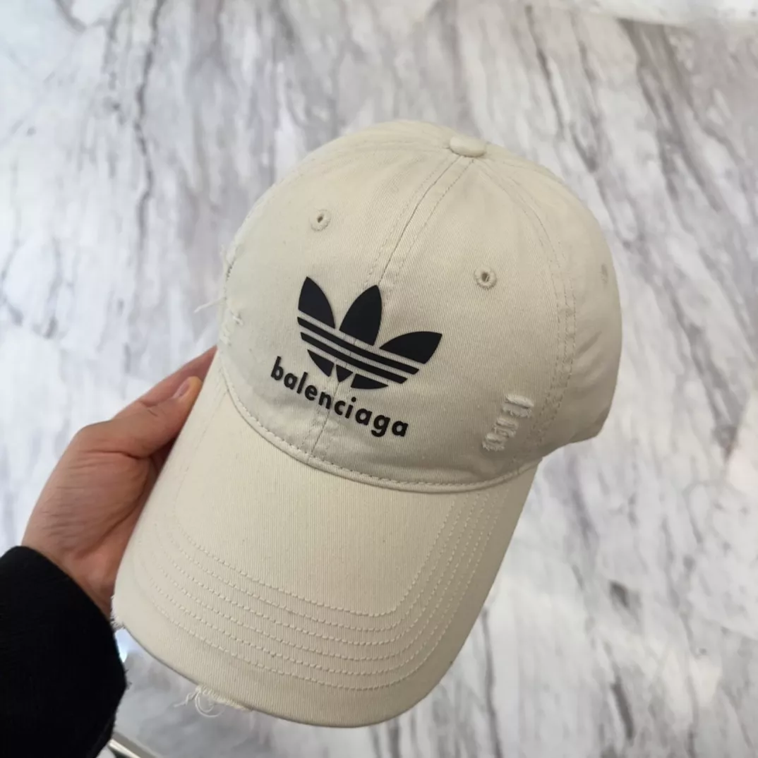 Modern 7217 Balenciaga Caps
