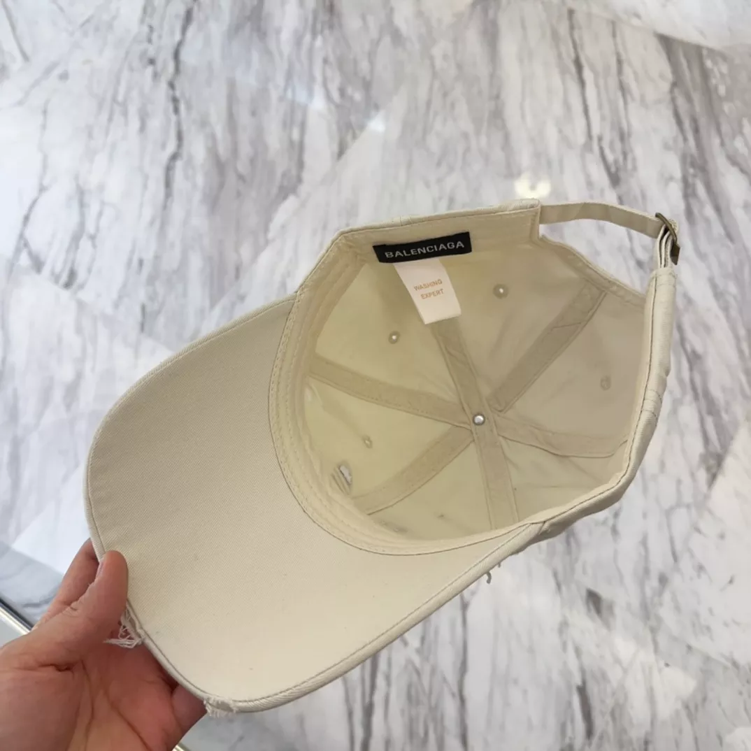 Modern 7217 Balenciaga Caps