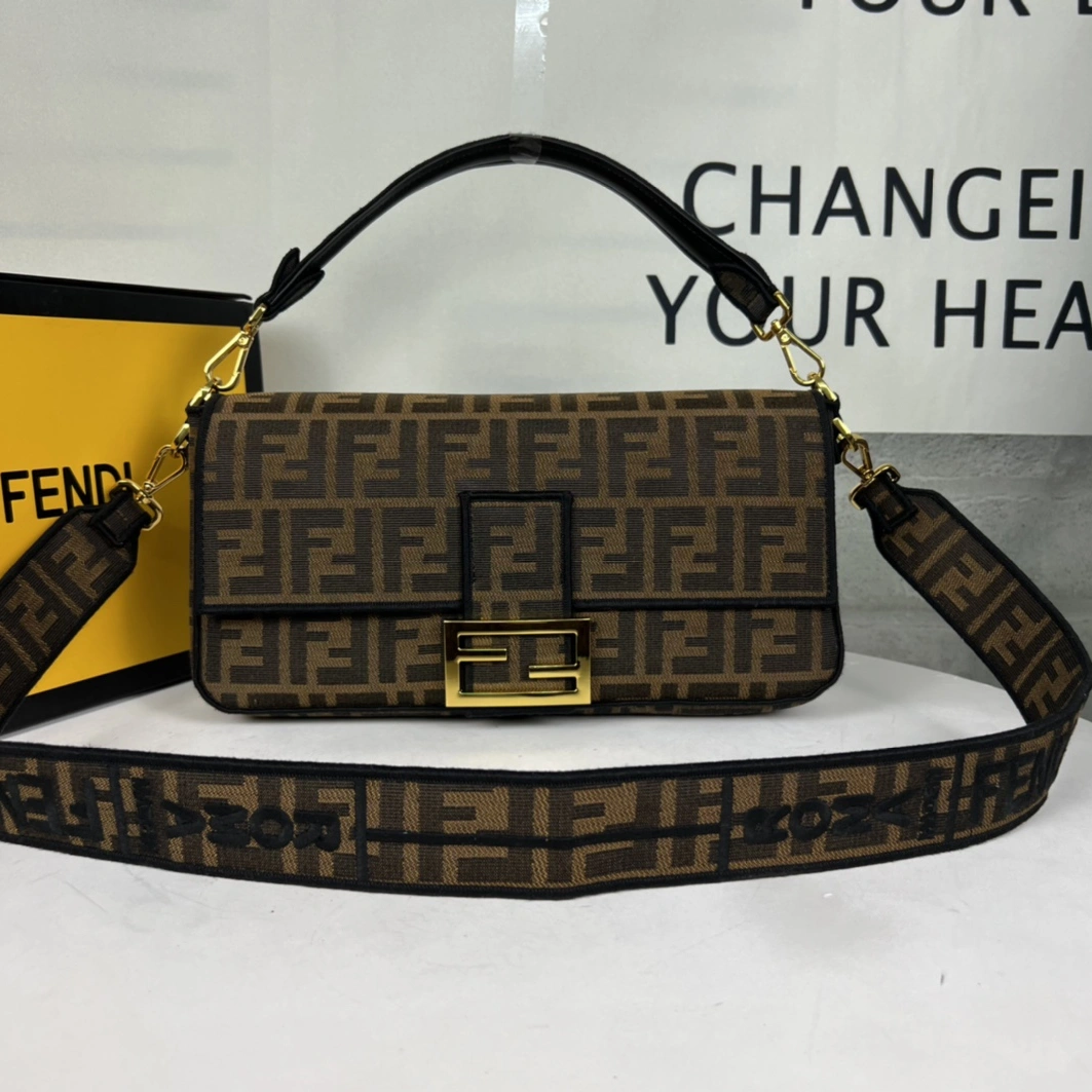 Modern 7439 Fendi AAA Quality Messenger Bags For Women