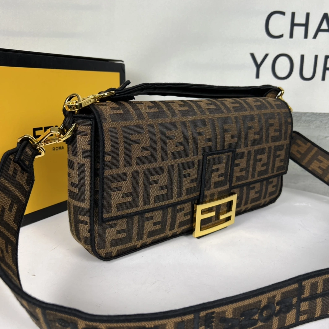 Modern 7439 Fendi AAA Quality Messenger Bags For Women