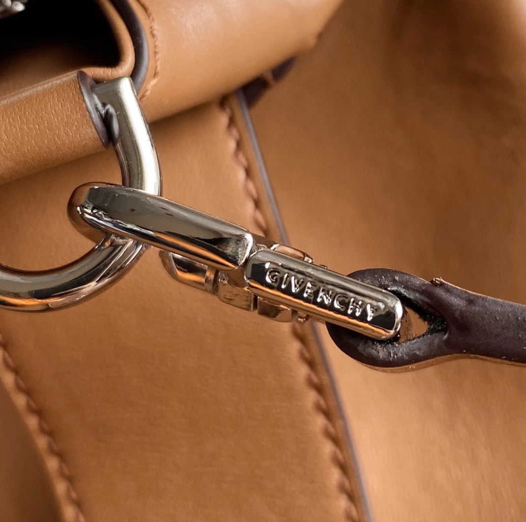 Modern 7493 Givenchy AAA Quality Handbags For Women