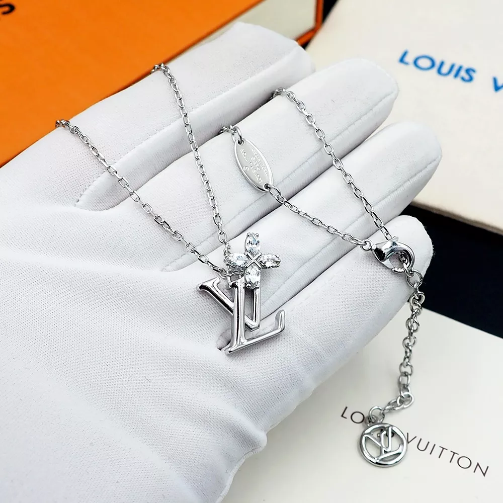 Modern 7586 Louis Vuitton Necklaces