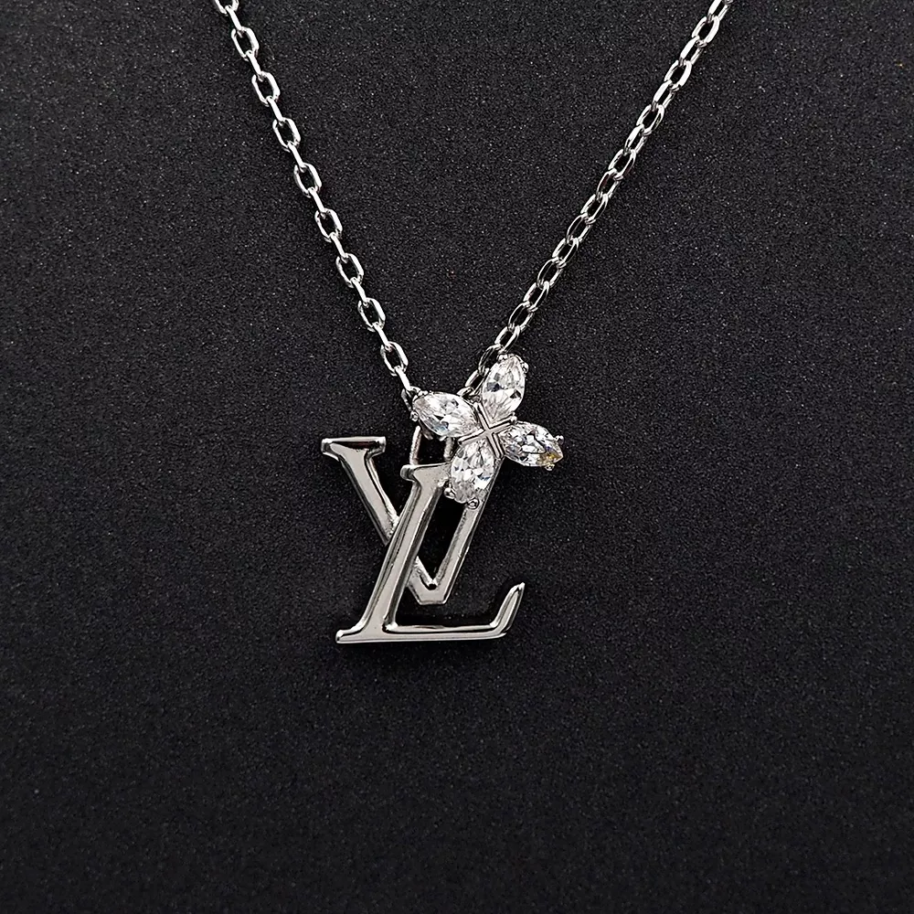 Modern 7586 Louis Vuitton Necklaces
