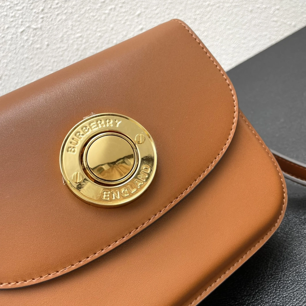 Modern 7751 Burberry AAA Quality Messenger Bags For Women