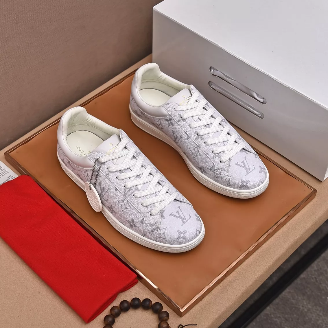 Modern 7884 Louis Vuitton Casual Shoes For Men