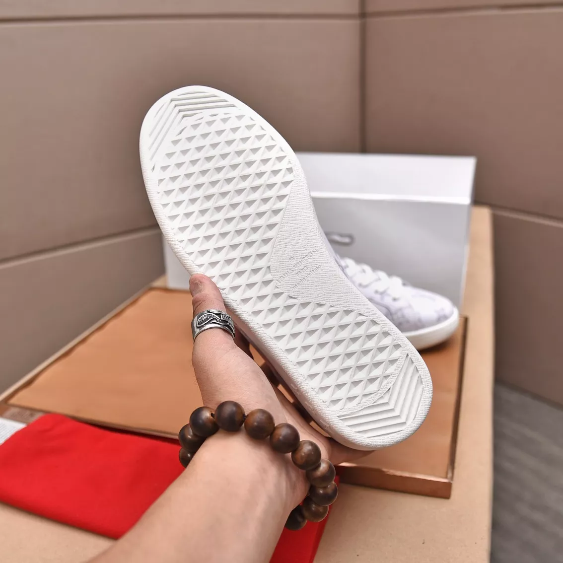Modern 7884 Louis Vuitton Casual Shoes For Men