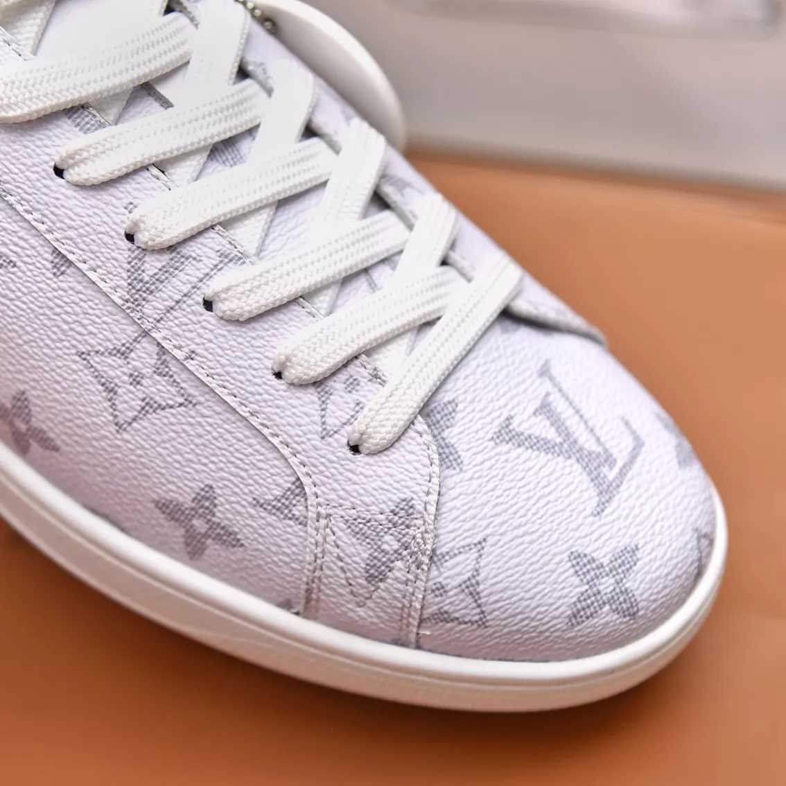 Modern 7884 Louis Vuitton Casual Shoes For Men