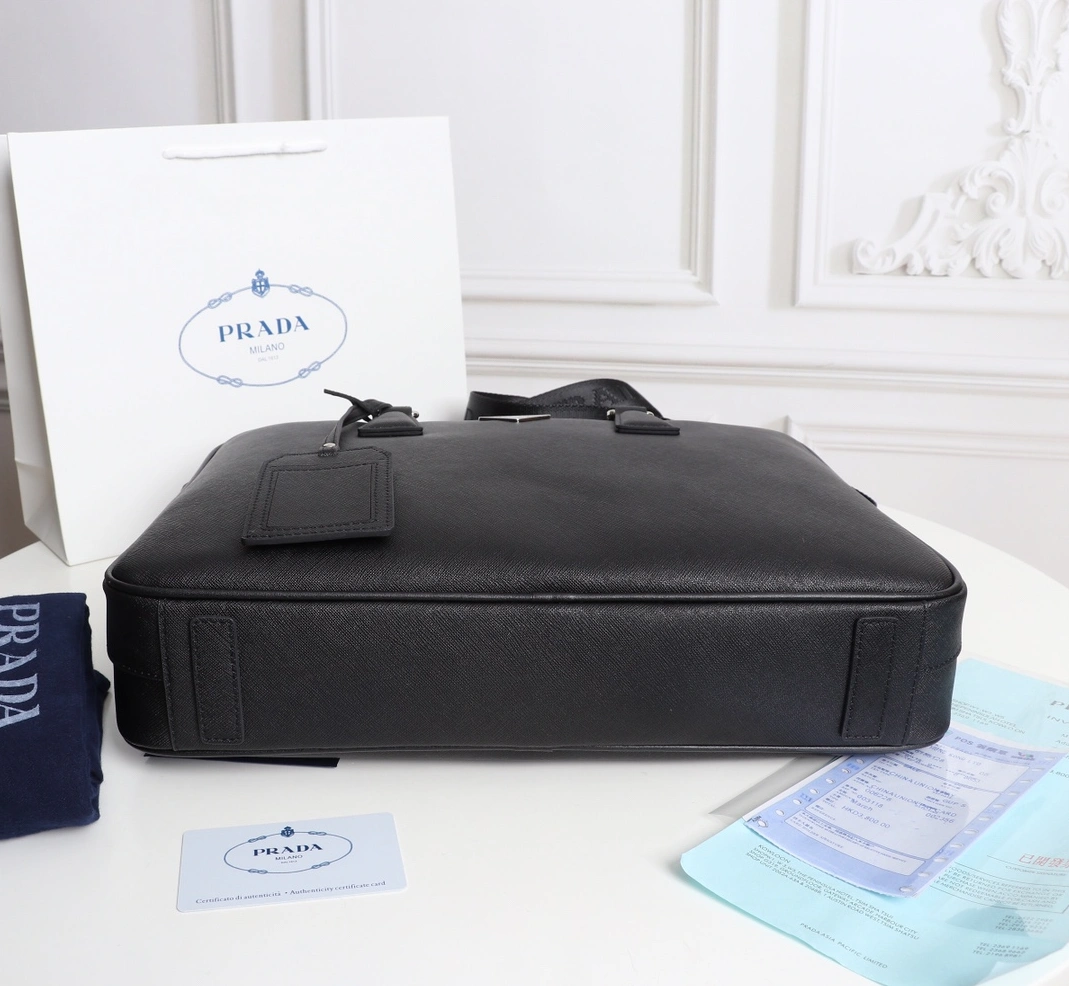 Modern 7979 Prada AAA Man Handbags