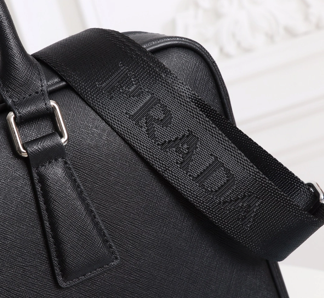 Modern 7979 Prada AAA Man Handbags