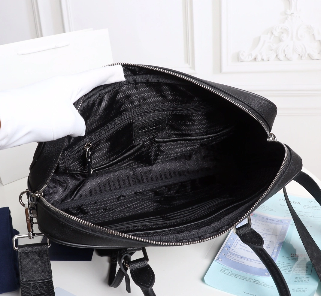 Modern 7979 Prada AAA Man Handbags