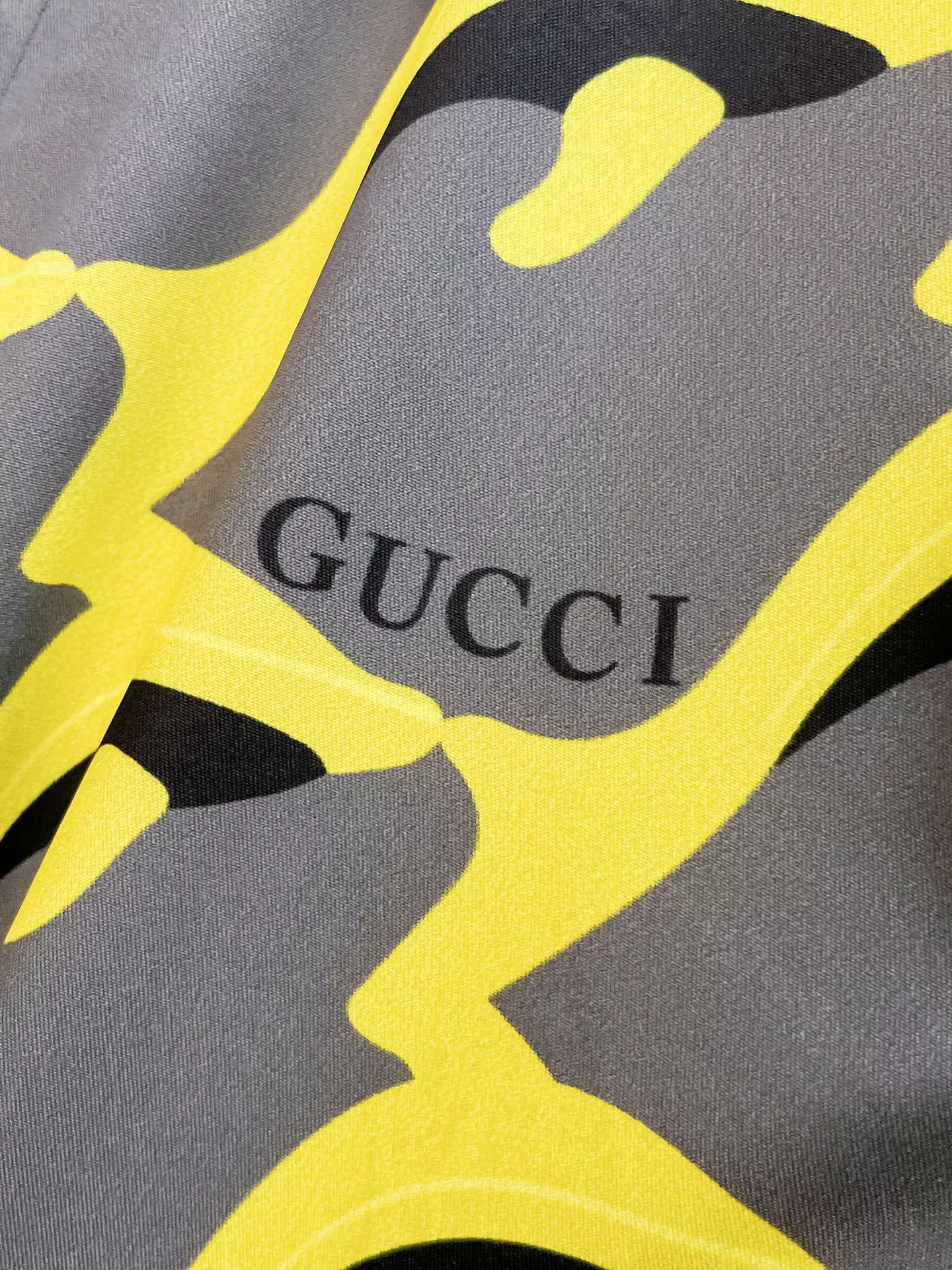 Modern 8016 Gucci Tracksuits Short Sleeved For Men