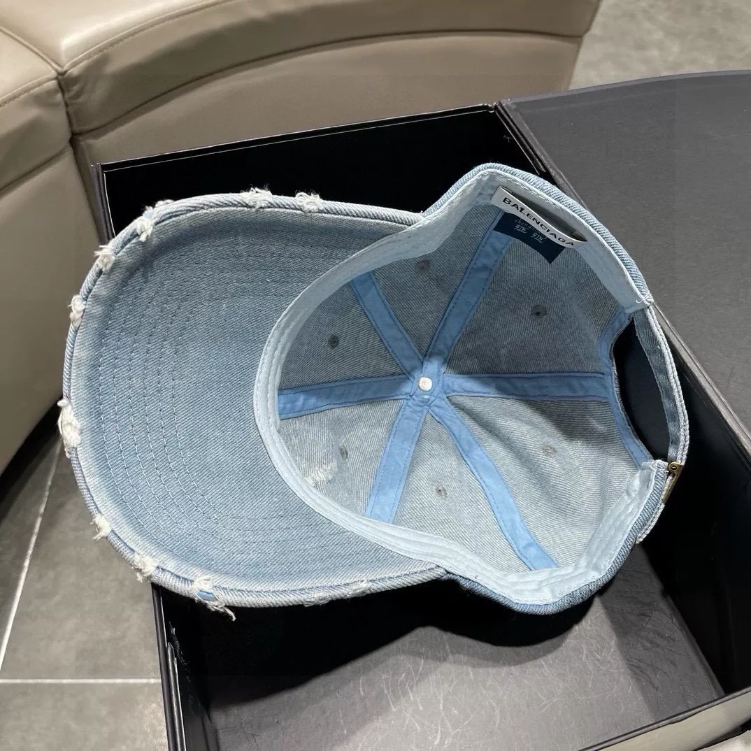Modern 8153 Balenciaga Caps