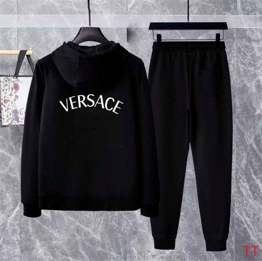 Modern 8316 Versace Tracksuits Long Sleeved For Men