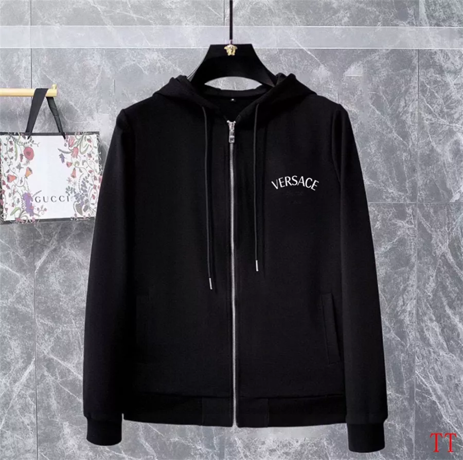 Modern 8316 Versace Tracksuits Long Sleeved For Men