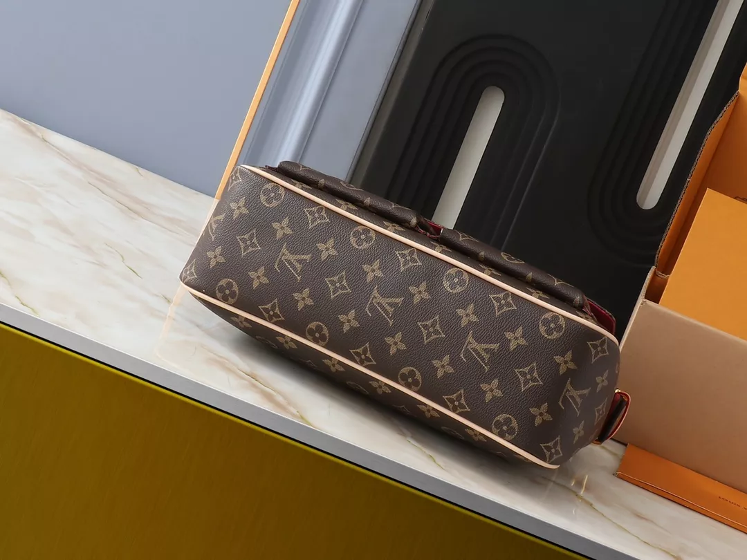 Modern 8317 Louis Vuitton AAA Quality Shoulder Bags For Women