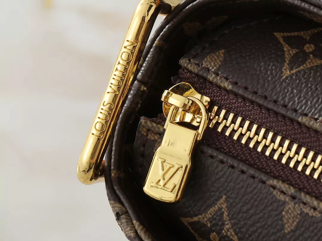 Modern 8317 Louis Vuitton AAA Quality Shoulder Bags For Women