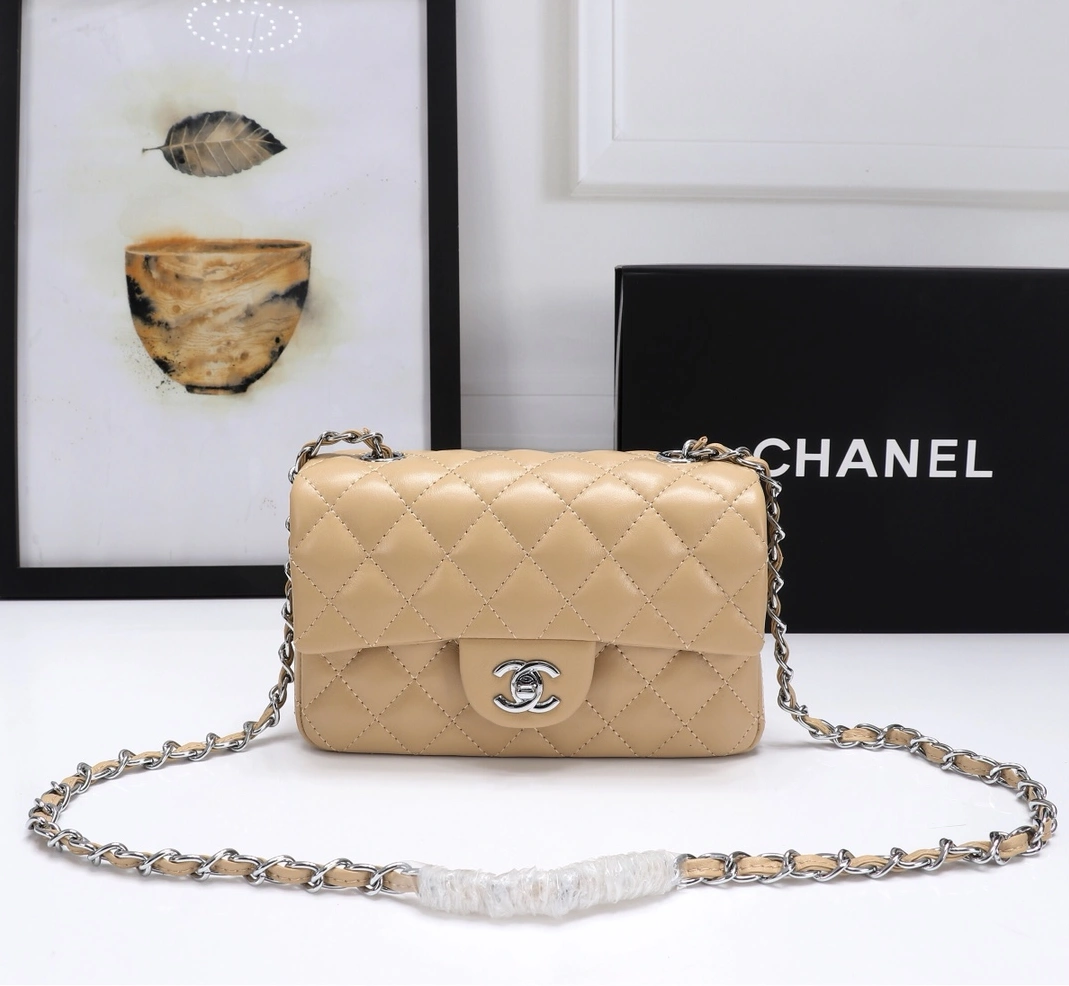 Modern 8408 Chanel AAA Quality Messenger Bags For Women