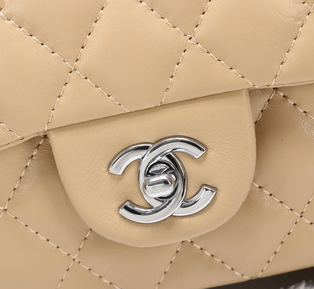 Modern 8408 Chanel AAA Quality Messenger Bags For Women