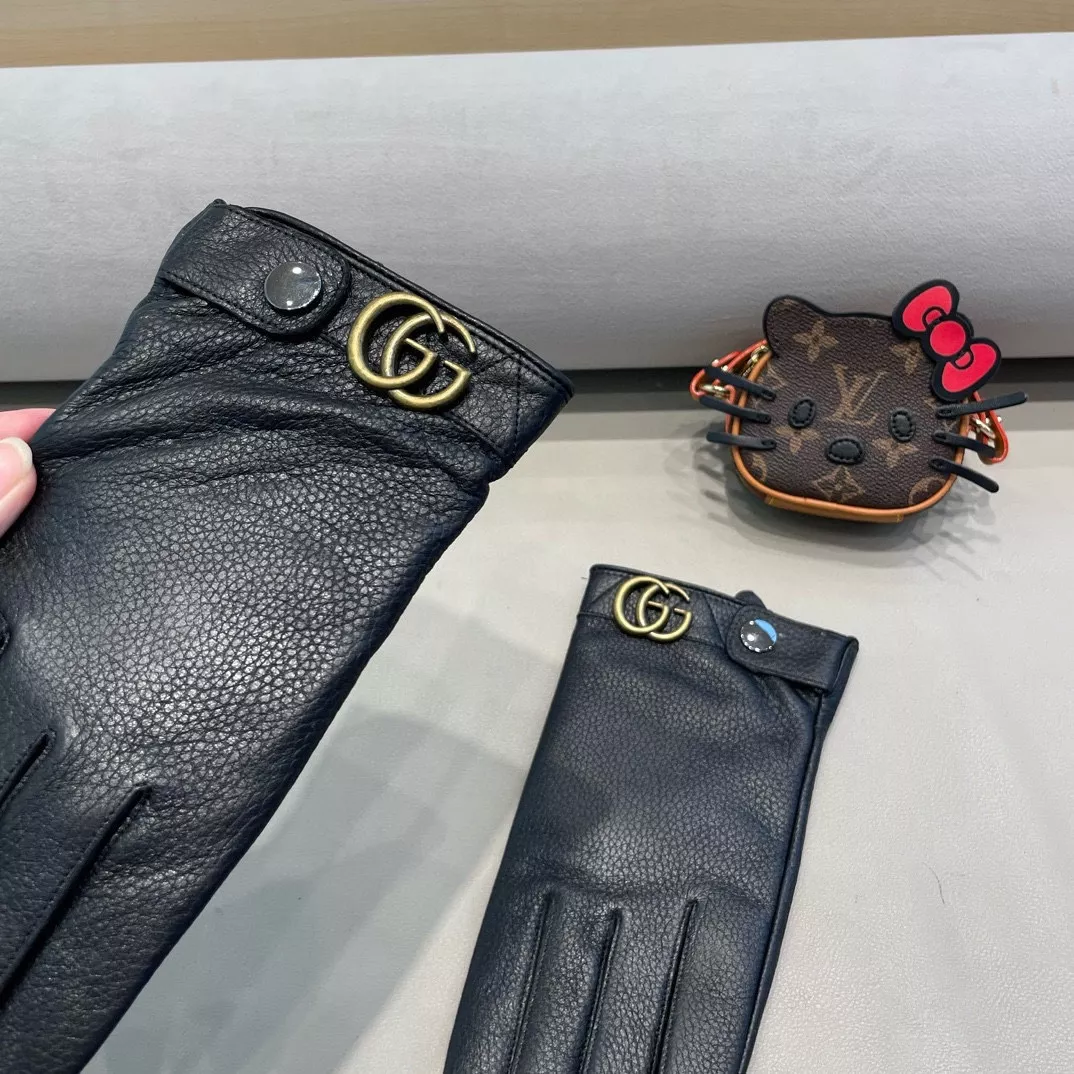 Modern 8469 Gucci Gloves For Men