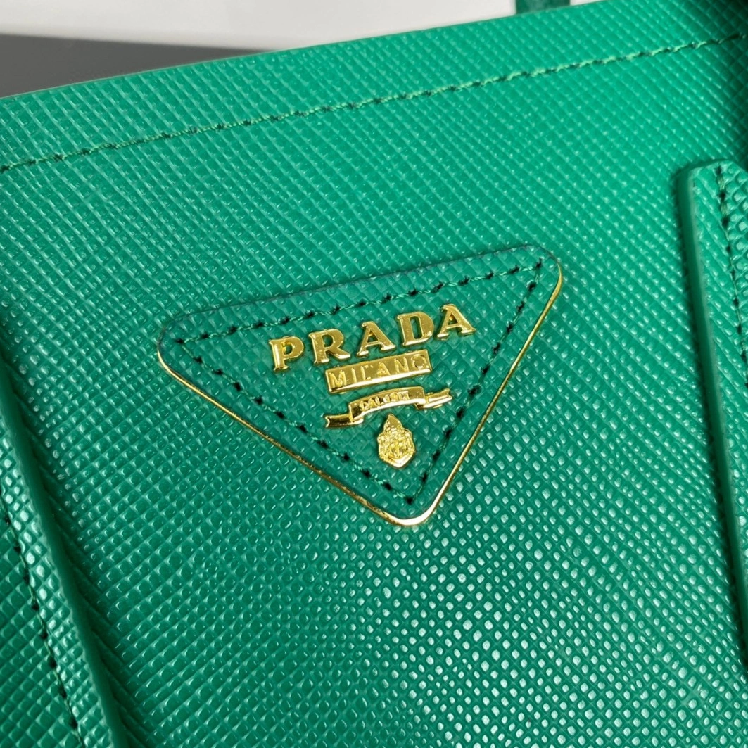 Modern 8623 Prada AAA Quality Handbags For Women
