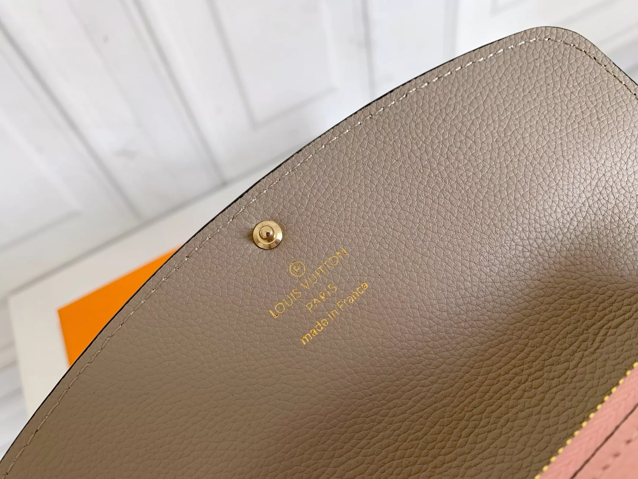 Modern 8742 Louis Vuitton LV Wallets