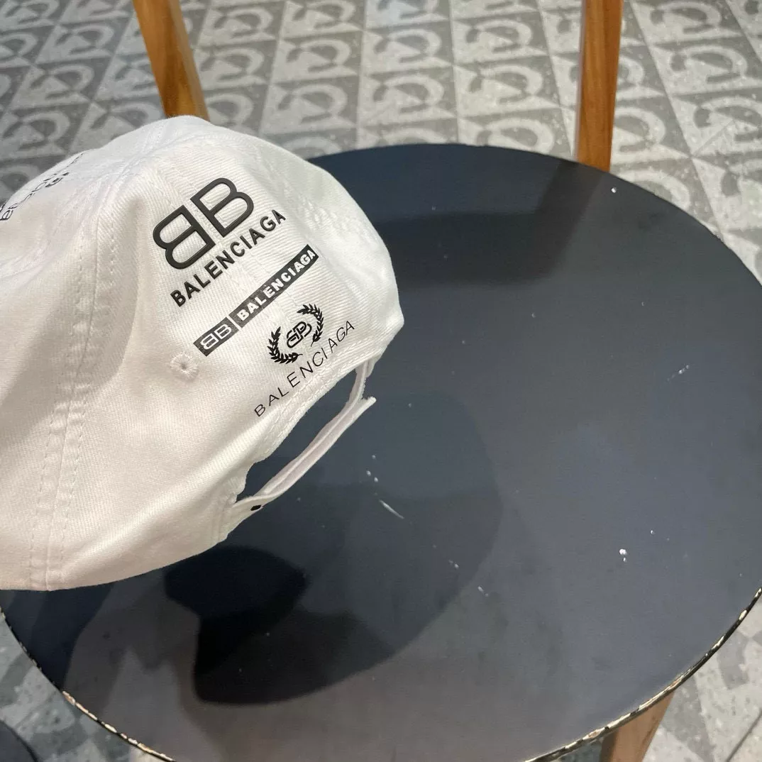 Modern 9110 Balenciaga Caps