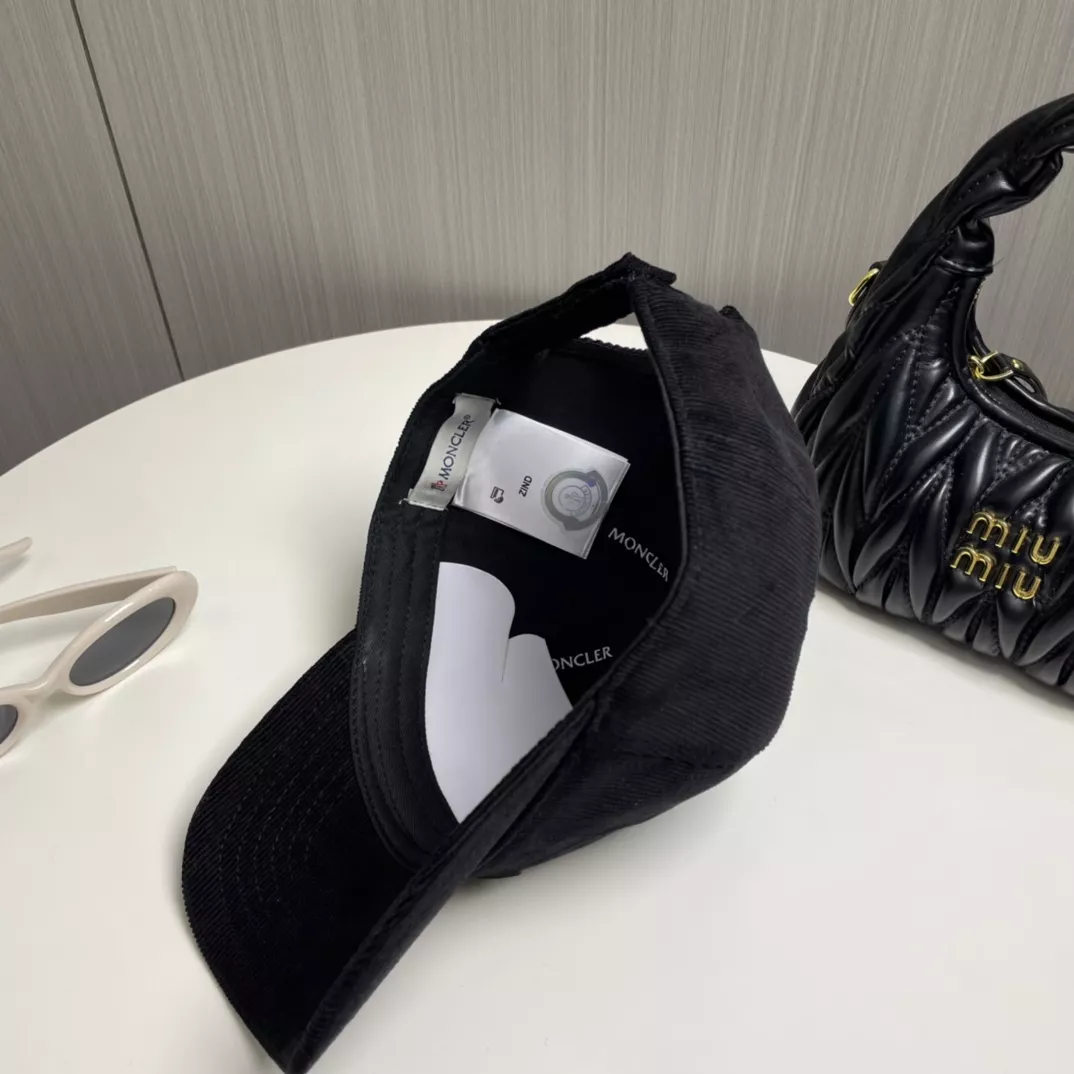 Modern 9145 Moncler Caps