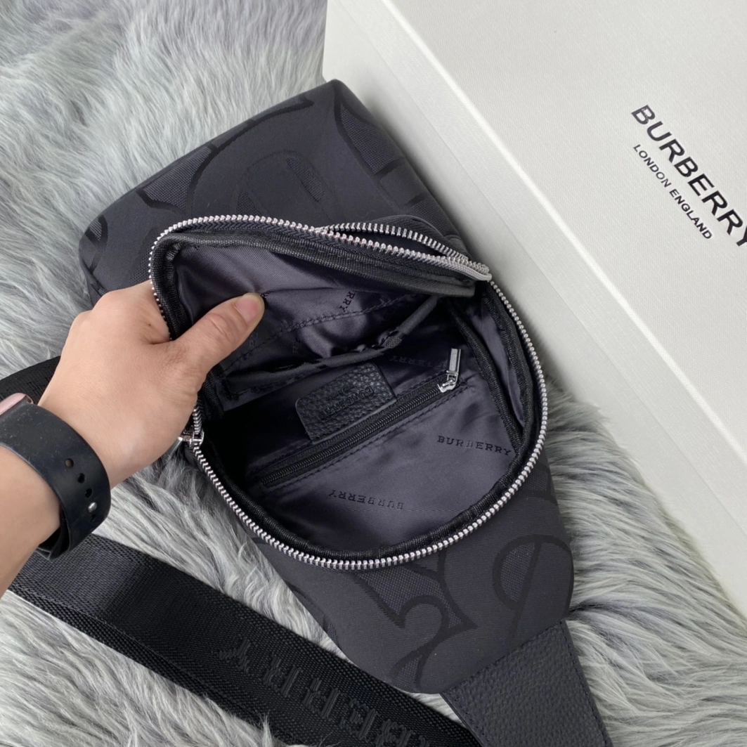 Modern 948 Burberry AAA Man Messenger Bags